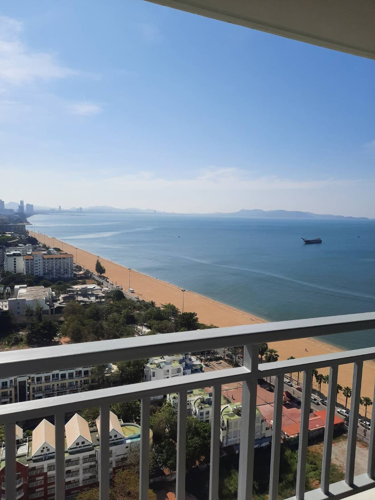 คอนโดพัทยา บางแสน ชลบุรี สัตหีบ : ให้เช่า / ขาย ลุมพินี พาร์คบีช จอมเทียน 2 ห้องนอน วิวทะเล ตกแต่งใหม่ สไตร์ลักชูรี่