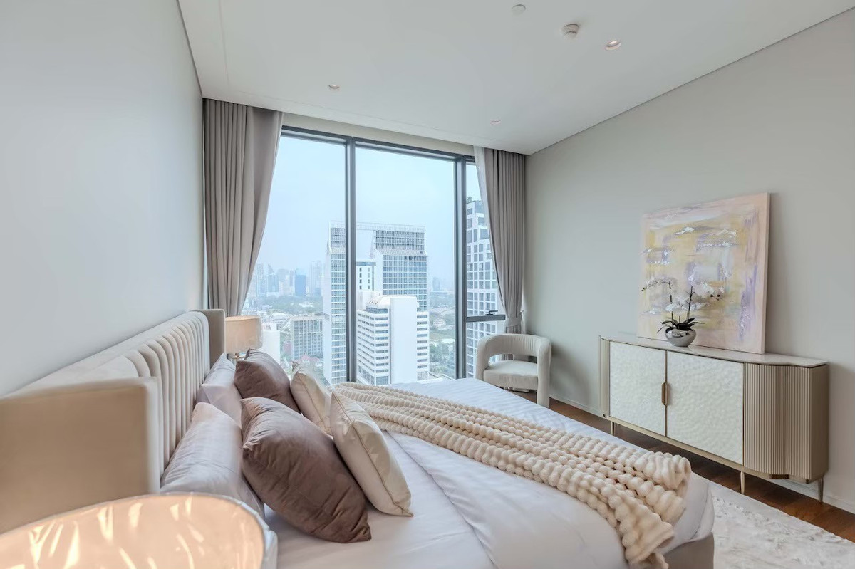 คอนโดวิทยุ ชิดลม หลังสวน : Sindhorn Kempinski 140sqm. 2XFl 2bed 2.5bath Sell: 49,000,000 Rent: 300,000/mth. Am: 0656199198