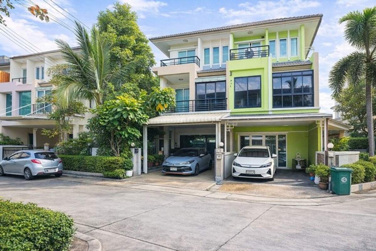 For SaleTownhomeNawamin, Ramindra : Single house in a potential location, Vista Park Ratchada-Ramindra, near the expressway.