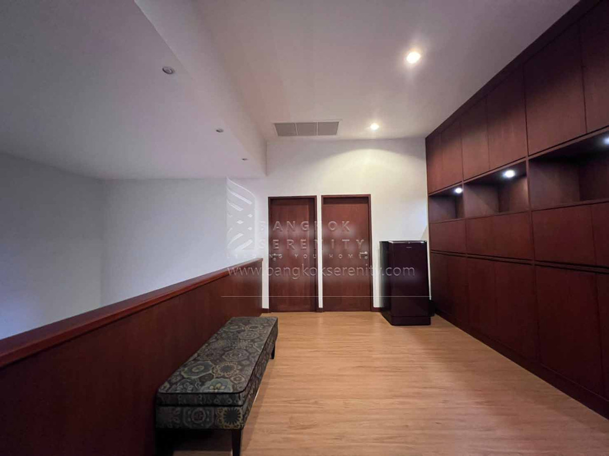 For RentHousePattanakan, Srinakarin : House for rent at Panya Pattanakarn