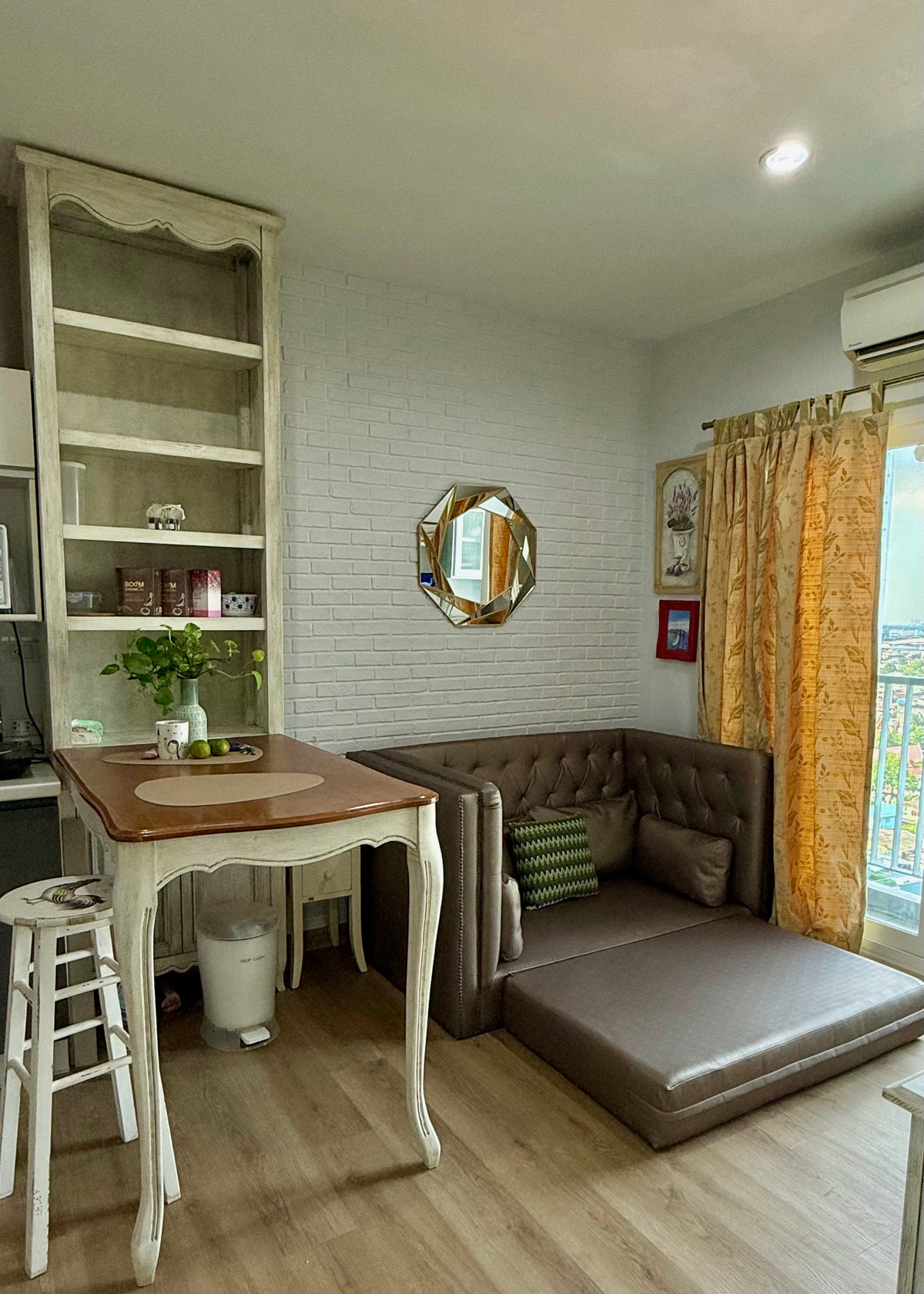 ขายคอนโดท่าพระ ตลาดพลู วุฒากาศ : คอนโด The Key BTS วุฒากาศ! ห้องสวยครบ พร้อมอยู่ วิวพระมหาเจดีย์วัดปากน้ำ ทำเลเข้าเมืองสาทรสะดวก ใกล้ห้าง เดินทางง่าย ส่วนกลางดี ราคาจับต้องได้ ต่ำกว่า 3 ล้าน หาแบบนี้ยากมาก