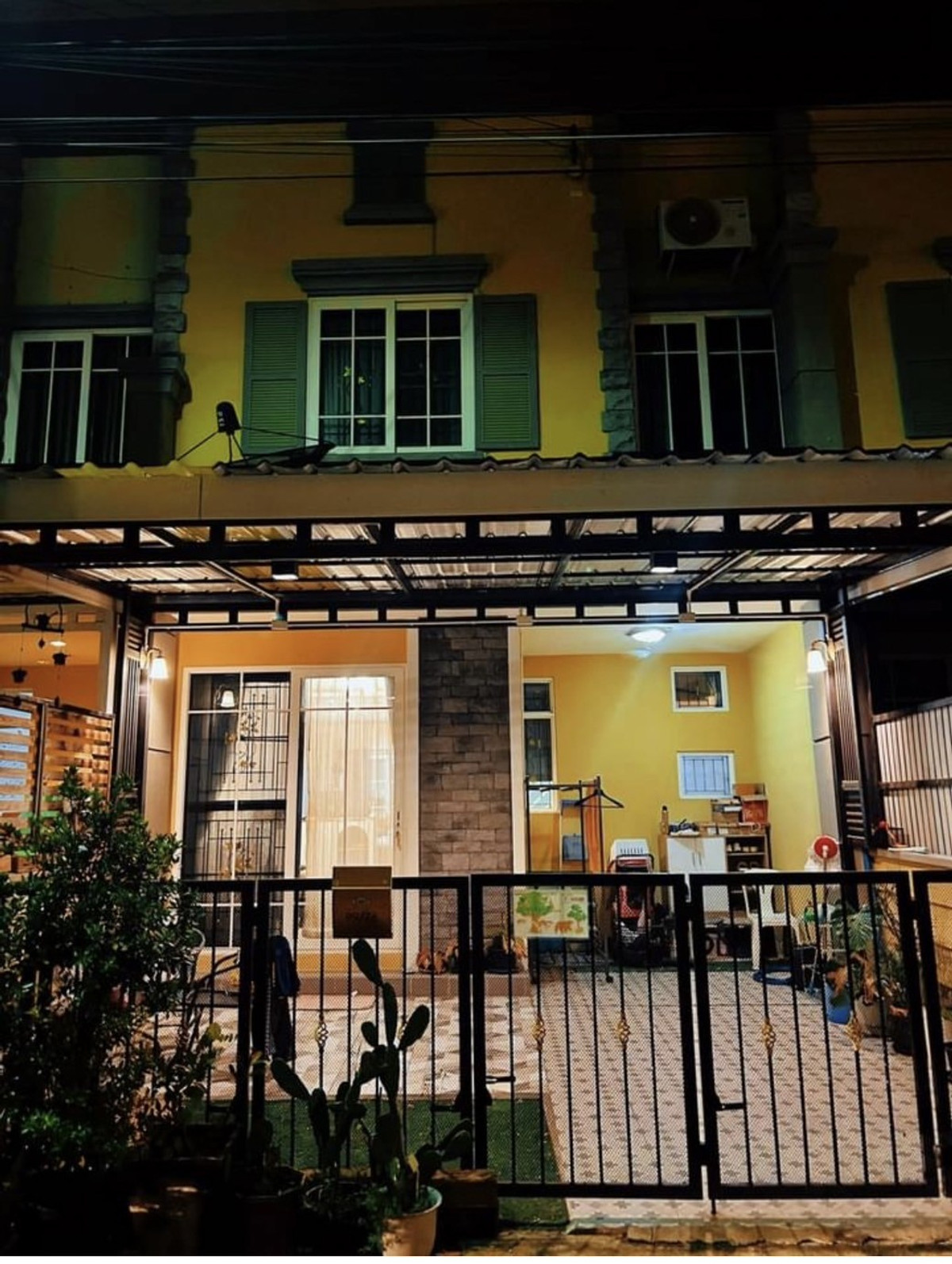 For SaleTownhomeRathburana, Suksawat : For sale with tenant / Beautiful 2-story townhome, Golden Town Village 3, Suksawat, Phutthabucha, Phutthabucha 36 Road, size 19 sq m, usable area 113 sq m. ME-236