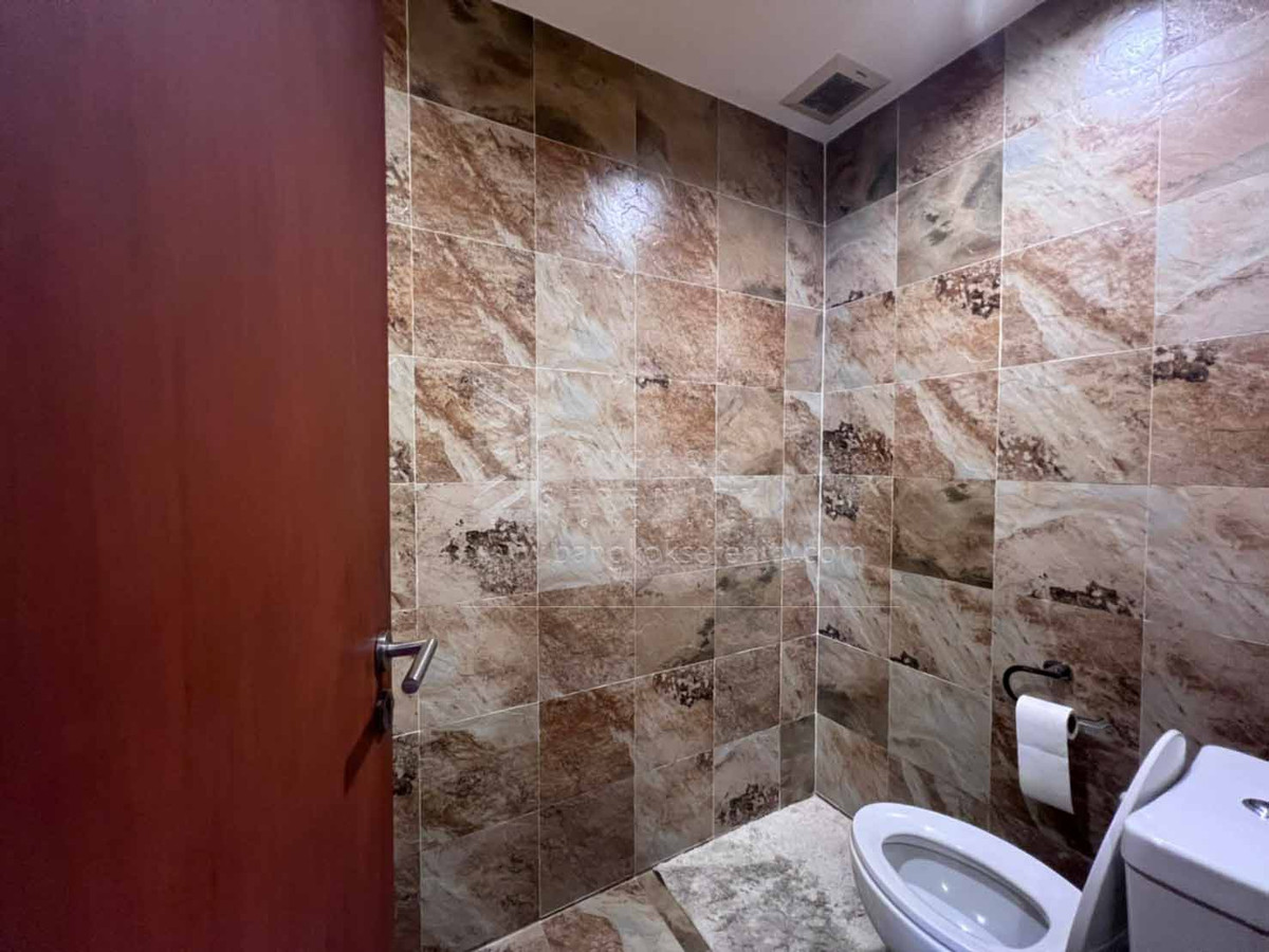 For RentHousePattanakan, Srinakarin : House for rent at Panya Pattanakarn