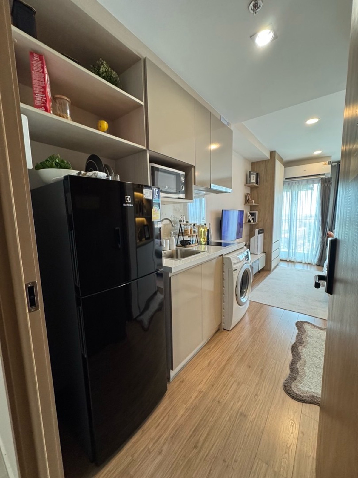 For SaleCondoRamkhamhaeng, Hua Mak : The Livin RamkhamhaengStudio 22 sq.m. price only 1.79 million baht.Phat: 064-642-8664Nui: 094-624-2014