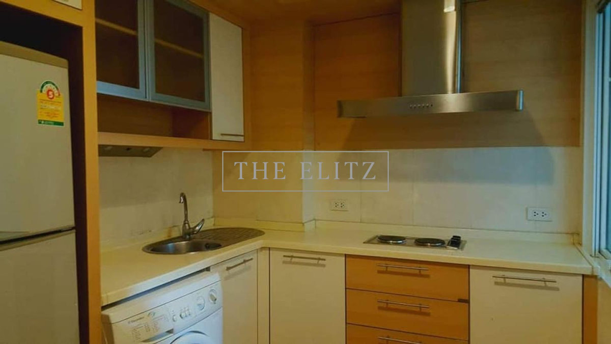 For SaleCondoSathorn, Narathiwat : ✨Relax with your lungs @The Bangkok Narathiwas, a resort-style condo in the heart of the city. The shady atmosphere cant be found anymore ❤️