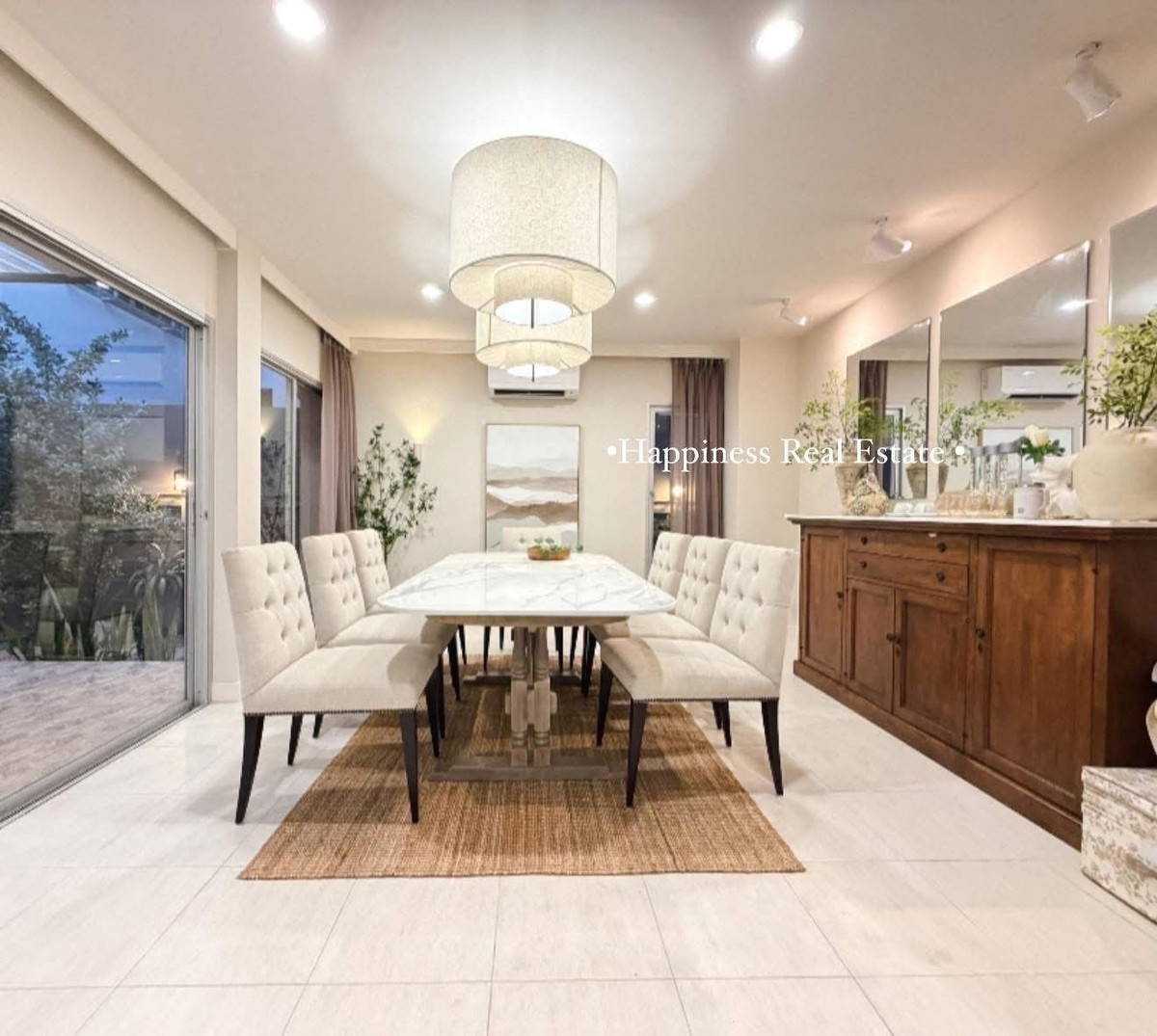 For SaleHousePattanakan, Srinakarin : ✨🌿 Live life next to the river view. But the location is very close to the city. Next to Phatthanakan intersection 🏡 15 minutes from Ekkamai-Thonglor