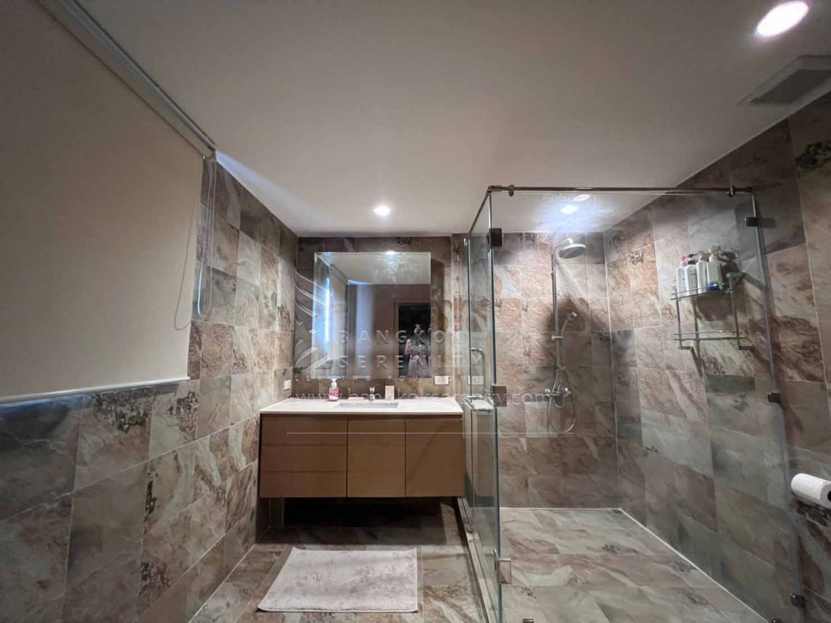 For RentHousePattanakan, Srinakarin : House for rent at Panya Pattanakarn