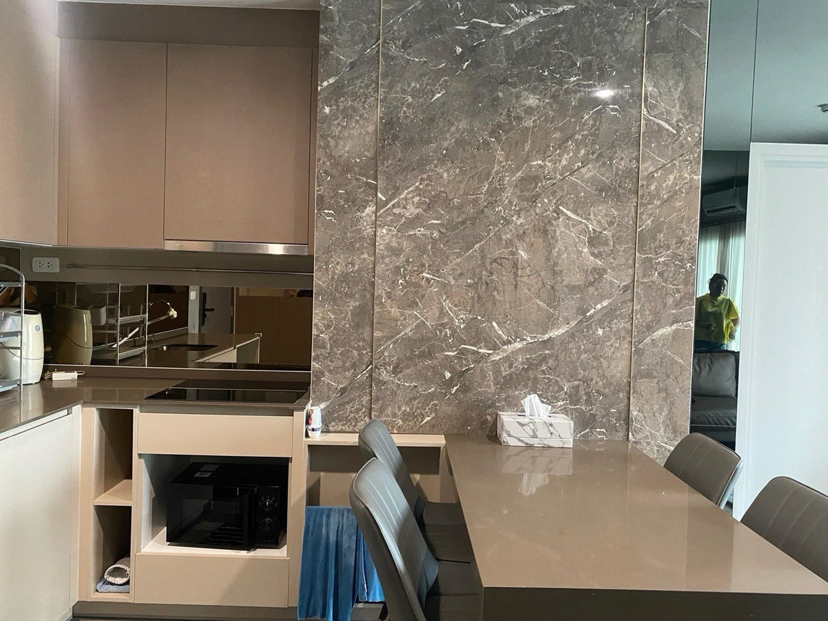 ขายคอนโดสยาม จุฬา สามย่าน : 📍 Ideo Chula–Samyan🛏 2 Bedrooms 2 Bathrooms 63 sq.m.✨ ขายพร้อมผู้เช่า (Tenanted Unit)💰 Price 12.3 MB — All InclusivePhat : 064-642-8664Nui : 094-624-2014