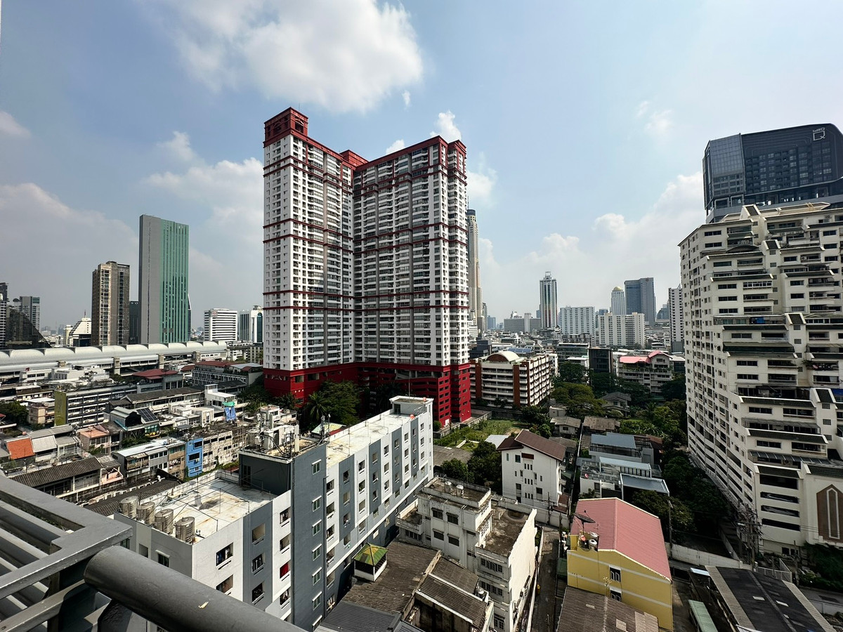 ขายคอนโดราชเทวี พญาไท : ขานด่วน! ห้อสวยมาก เจ้าของอยากขาย ห้องหายาก ฝั่งตะวันออก หันหลังให้ถนนไม่ได้ยินเสียงแน่นอน เพราะเงียบสงบมากๆๆๆ ค่ะ ห้องนี้เจ้าของแต่งอยู่เอง เป็นล้าน! สนใจติดต่อ 0876358339 K.นาง