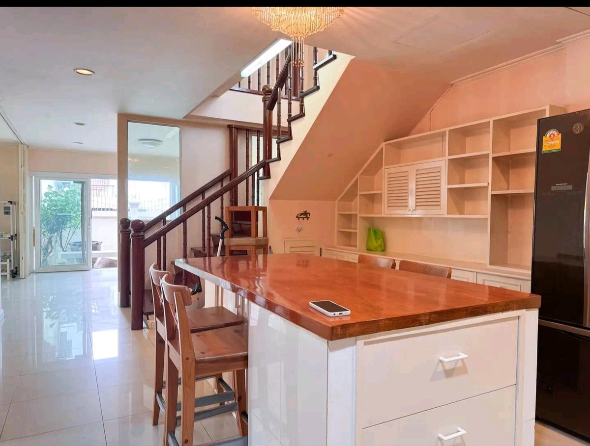 ให้เช่าบ้านพระราม 9 เพชรบุรีตัดใหม่ RCA : 🔥🔥บ้านเดี่ยวให้เช่า ซอยศูนย์วิจัย ใกล้โรงพยาบาลกรุงเทพ
 พื้นที่กว้าง อยู่สบาย เลี้ยงสัตว์ได้