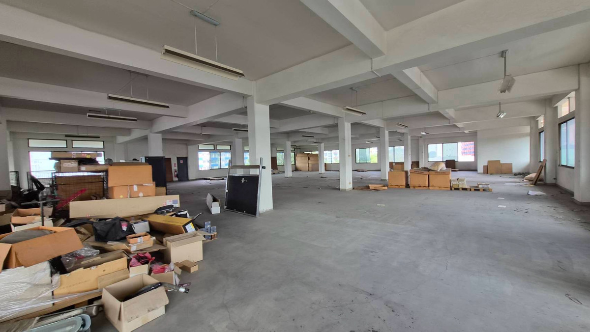 For SaleFactoryYothinpattana,CDC : Factory for sale with factory license 4, location along Ramindra Expressway • Lat Phrao 87 on 4 rai 1 ngan of land, usable area 5,750 square meters, you cant find a location like this anywhere else 📲 093-785-8898