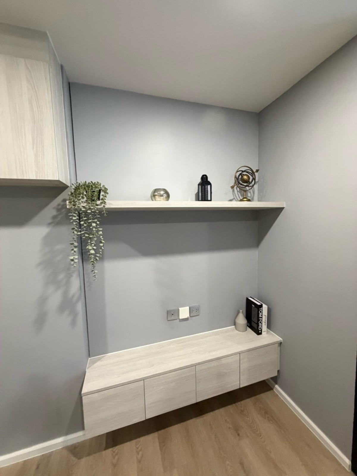 ขายคอนโดรัชดา ห้วยขวาง : IVORY รัชดา 32 Studio 24 ตร.ม.เฟอร์ครบ แต่งพร้อมเข้าอยู่ราคาเพียง 2.75 ลบ.Phat: 064-642-8664Nui: 094-624-2014