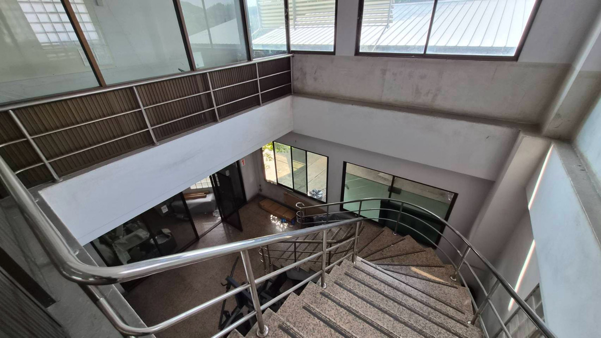 For SaleFactoryYothinpattana,CDC : Factory for sale with factory license 4, location along Ramindra Expressway • Lat Phrao 87 on 4 rai 1 ngan of land, usable area 5,750 square meters, you cant find a location like this anywhere else 📲 093-785-8898