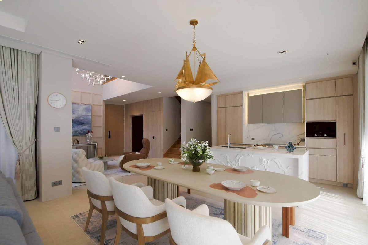 For RentHousePattanakan, Srinakarin : The Urban Reserve – Super Luxury 3-Storey Pool Villa in Krungthep Kreetha Area Please call: 062-496-6454