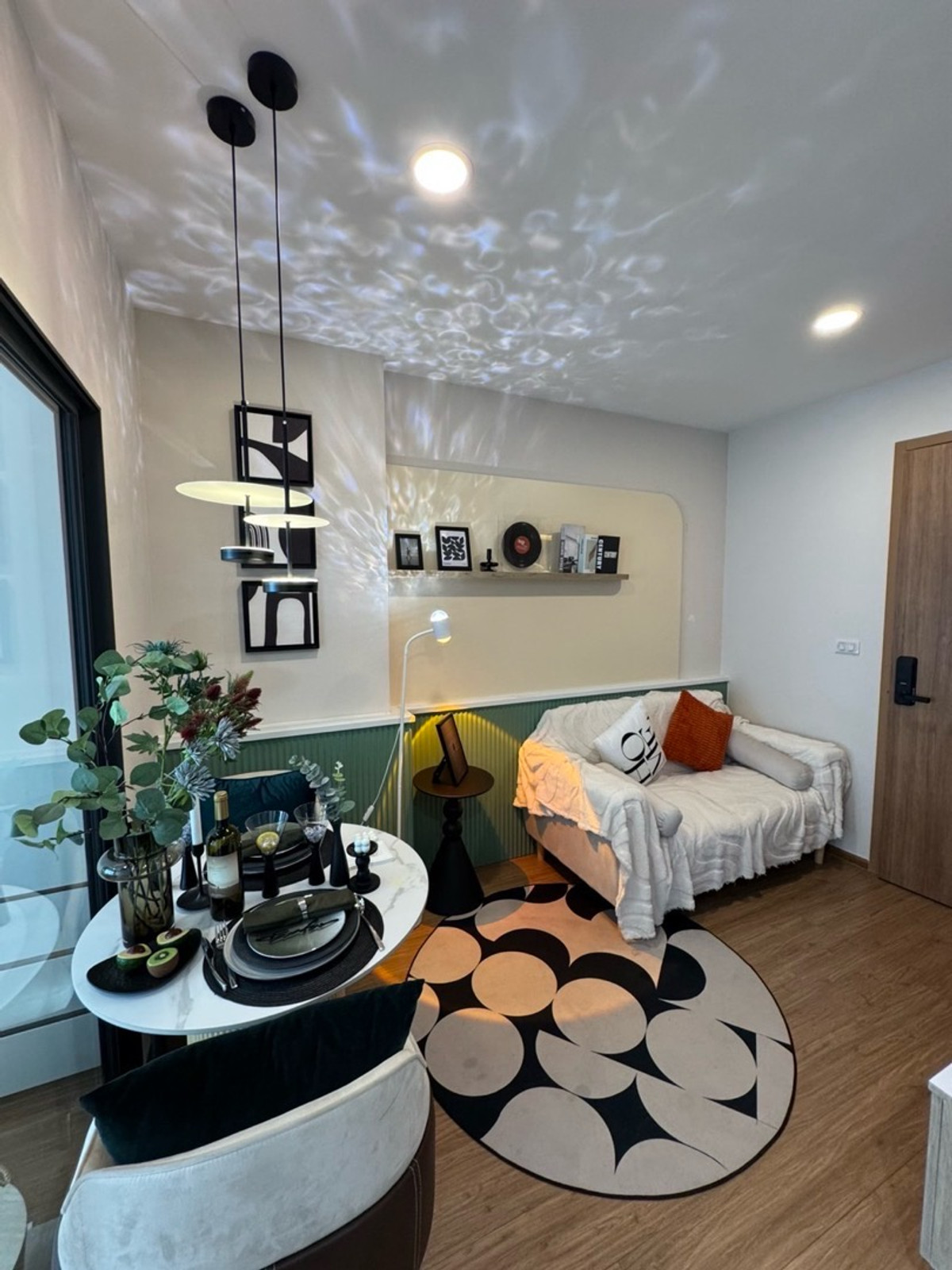 For SaleCondoRamkhamhaeng, Hua Mak : The Livin Ramkhamhaeng1Bed 32 sq.m. price only 2.65 million baht.Phat: 064-642-8664Nui: 094-624-2014