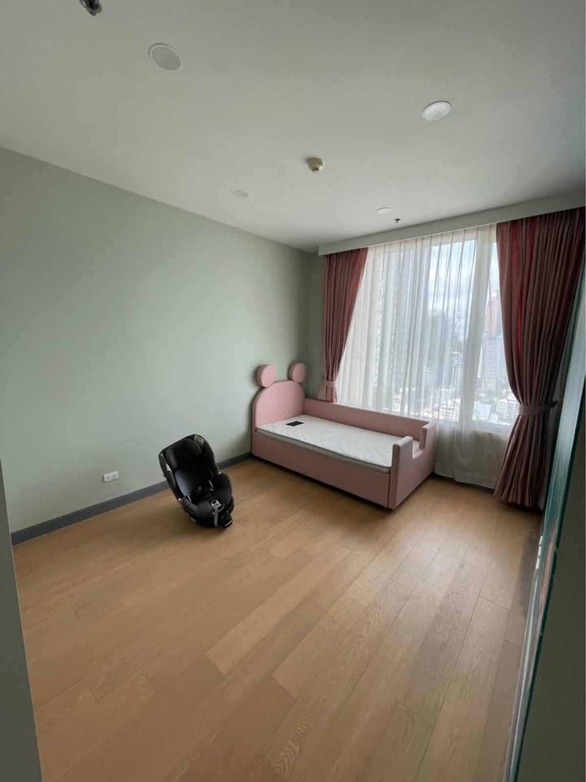 ขายคอนโดสาทร นราธิวาส : คอนโดวิวสวย 3 ห้องนอน ที่ The Empire Place Sathorn, Contact 062-496-6454