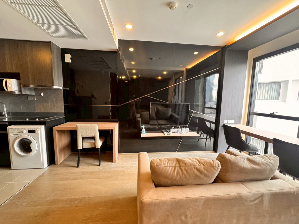 ให้เช่าคอนโดสยาม จุฬา สามย่าน : 1 ห้องนอนแต่งสวยมาก ราคาพิเศษ เครื่องใช้ไฟฟ้าครบ