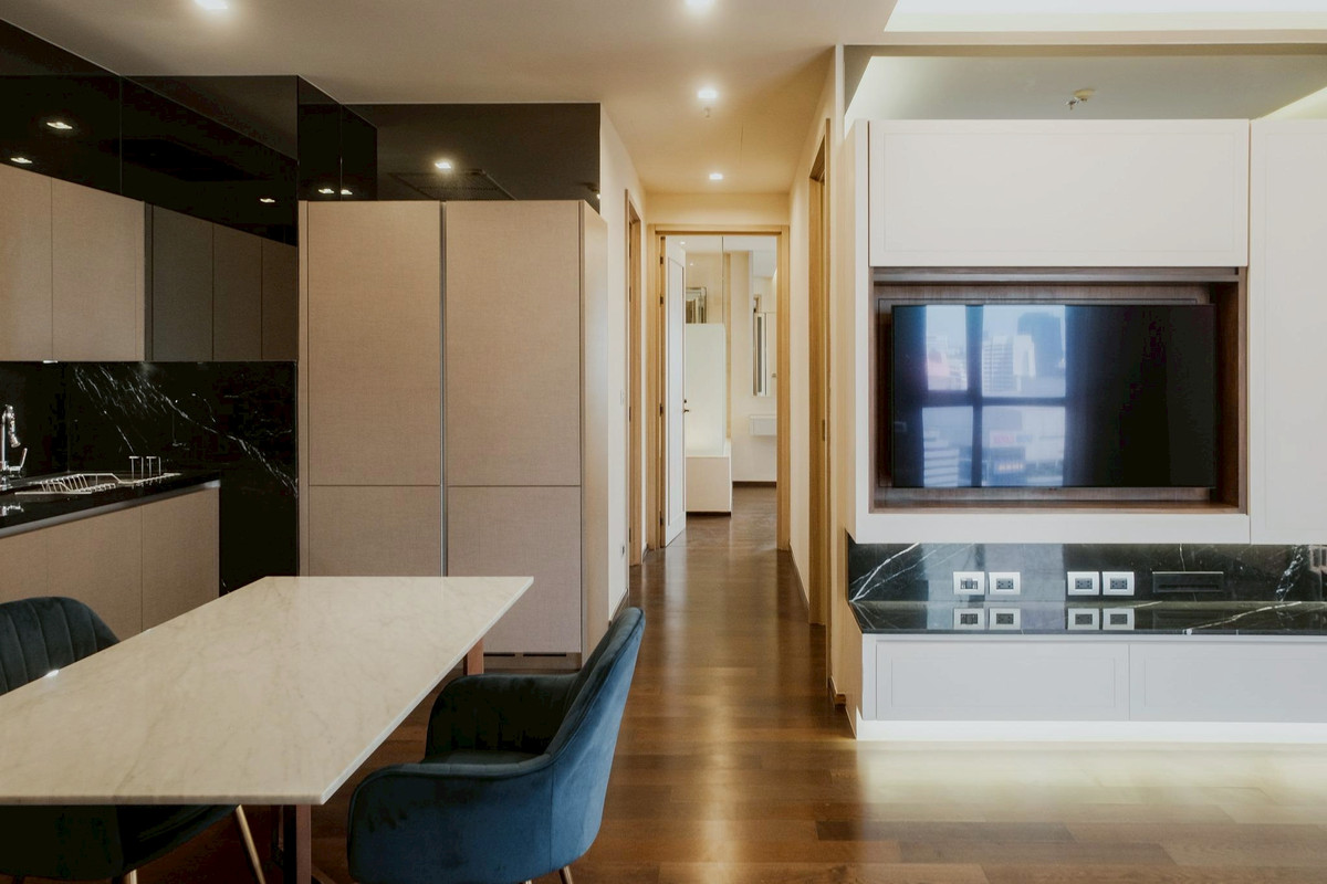 CondoSukhumvit, Asoke, Thonglor : Condo The XXXIX by sansiri, convenient travel, near BTS, there is a shuttle, beautiful room, furnished, move in!!