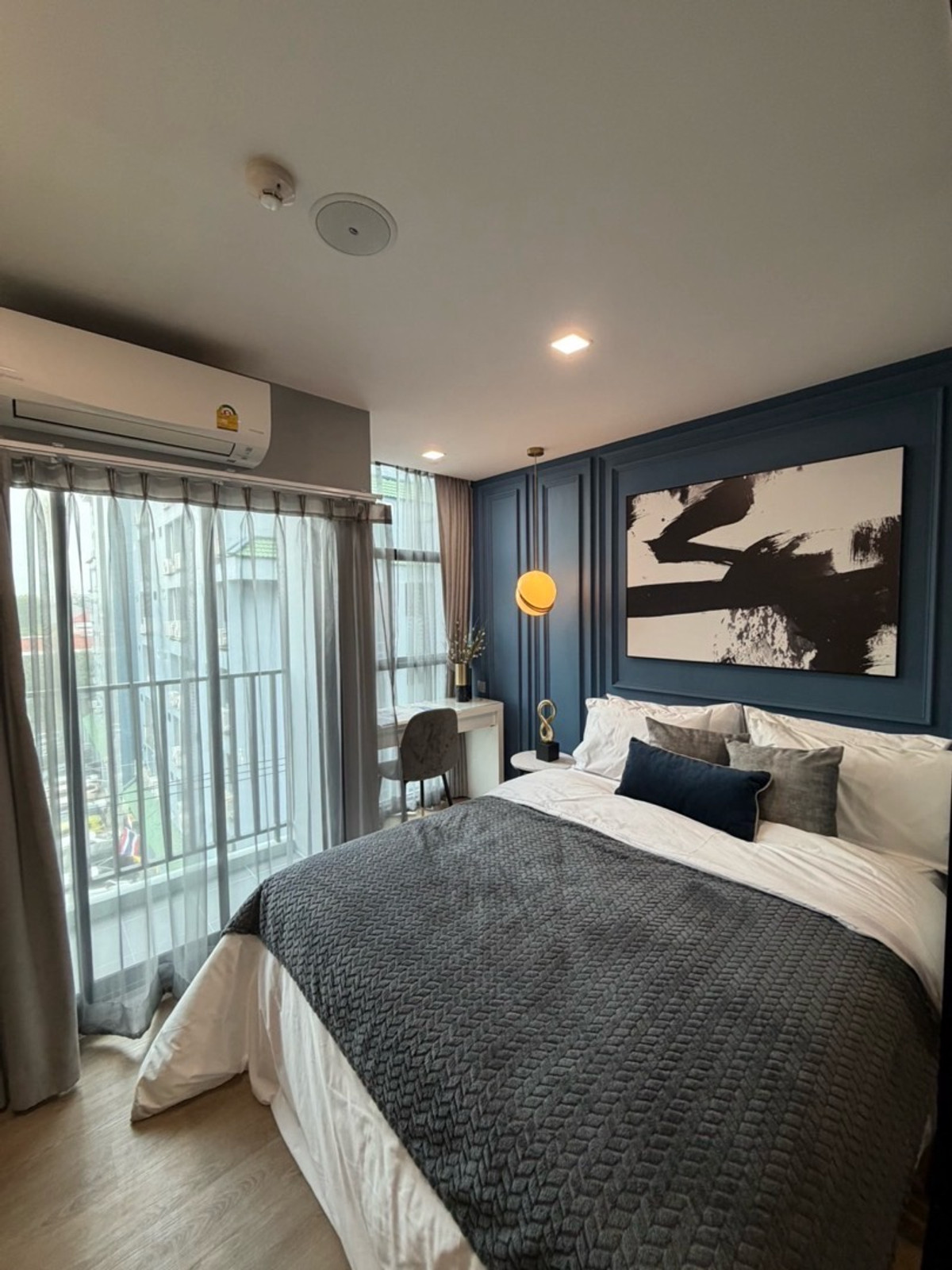 ขายคอนโดรัชดา ห้วยขวาง : IVORY รัชดา 32 Studio 24 ตร.ม.แต่งครบพร้อมเข้าอยู่ ราคาเพียง 2.75 ลบ.Phat: 064-642-8664Nui: 094-624-2014