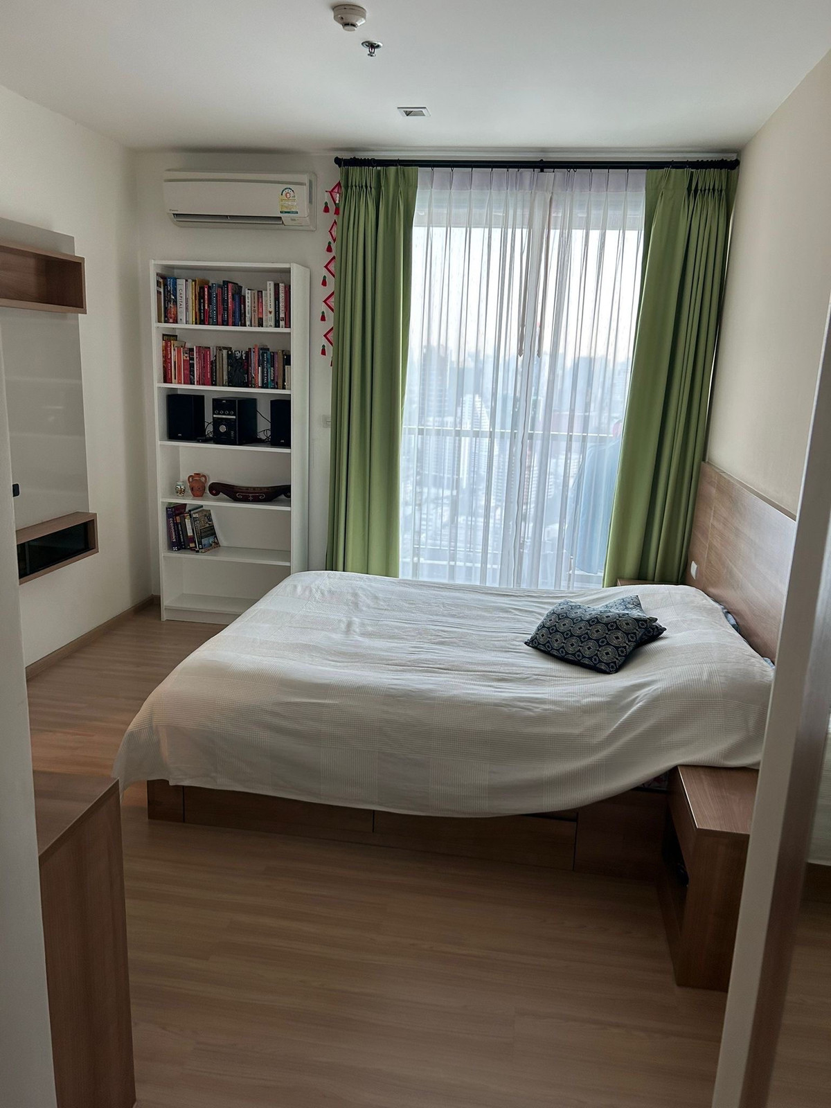 For RentCondoSapankwai,Jatujak : For Rent: Rhythm Phahon - Ari