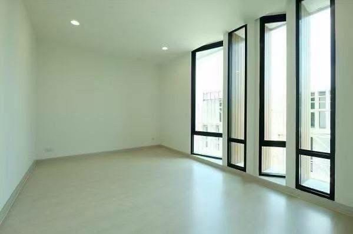 ทาวน์โฮมรัชดา ห้วยขวาง : ✨[ Sell & Rent] THE AUTHOR Ratchada 32 ✨ ห้องนั่งเล่น Double Volume สูง 6.5 เมตร ทำเลใจกลางเมือง 