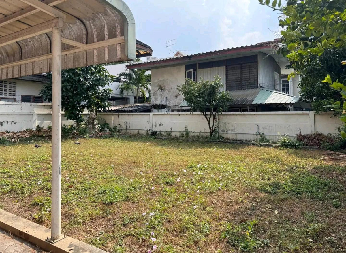 ให้เช่าบ้านพระราม 9 เพชรบุรีตัดใหม่ RCA : 🔥🔥บ้านเดี่ยวให้เช่า ซอยศูนย์วิจัย ใกล้โรงพยาบาลกรุงเทพ
 พื้นที่กว้าง อยู่สบาย เลี้ยงสัตว์ได้