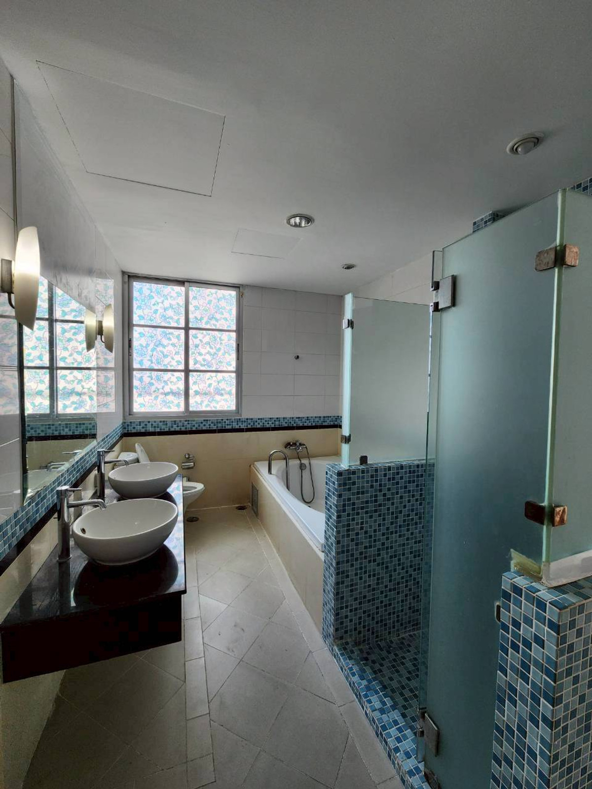 For RentCondoSukhumvit, Asoke, Thonglor : Citi Smart Sukhumvit 18 Condominium Luxury 3 Bedrooms for Rent