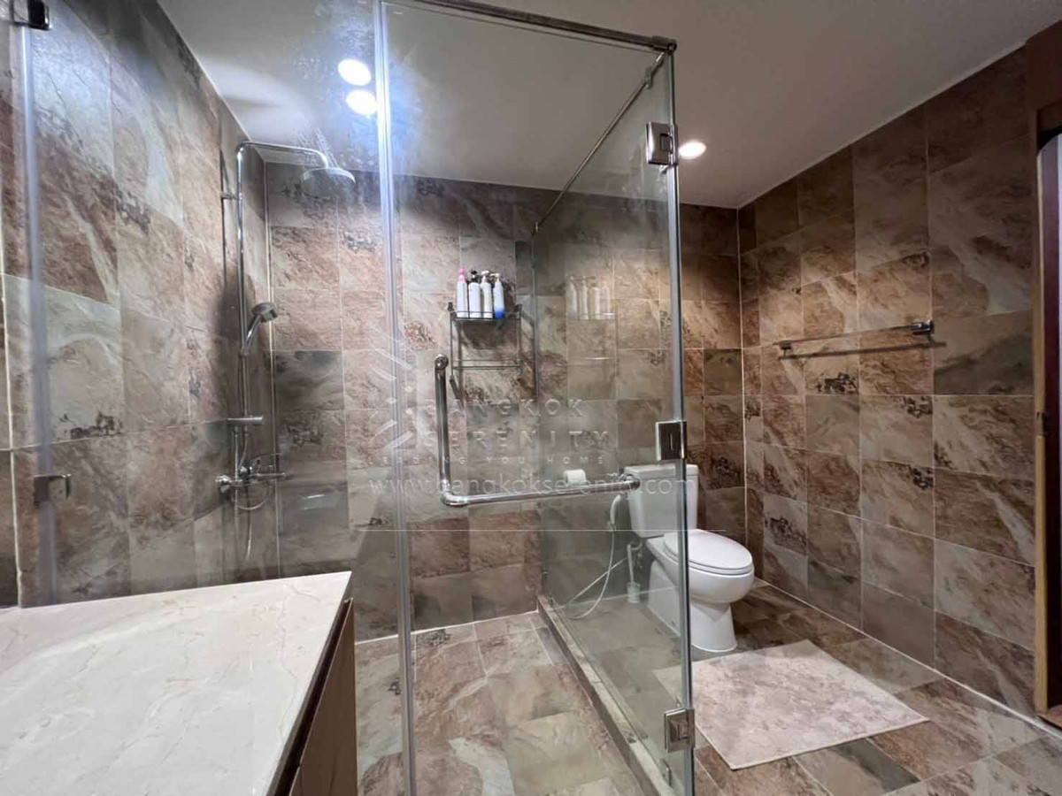 For RentHousePattanakan, Srinakarin : House for rent at Panya Pattanakarn