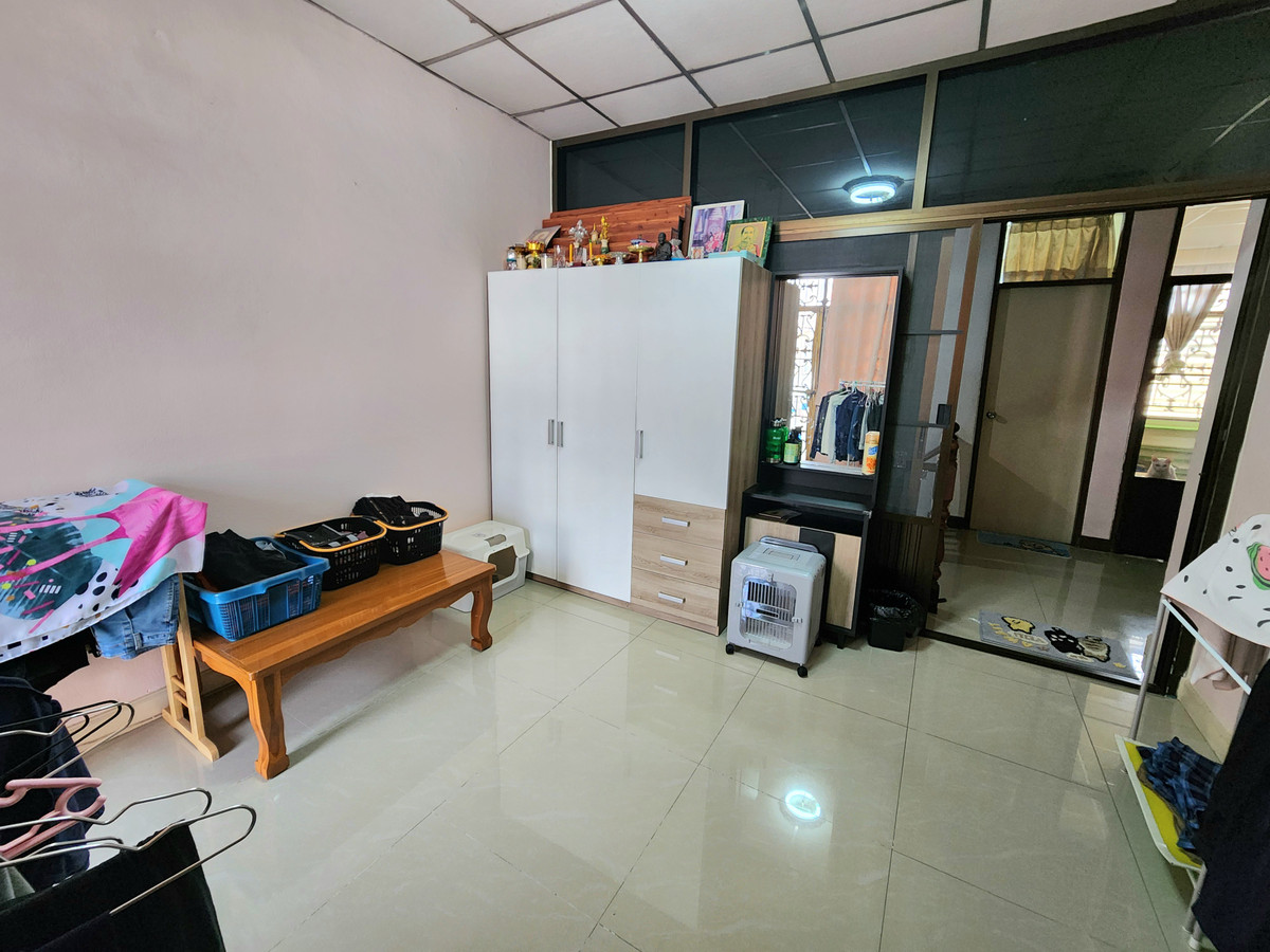 ขายทาวน์โฮมรัชดา ห้วยขวาง : 🏡 บ้านวัยเก๋า…คลาสสิก แข็งแรง ใจกลาง RATCHADA 18 Rare Item ที่หาแทบไม่ได้ในย่านห้วยขวาง