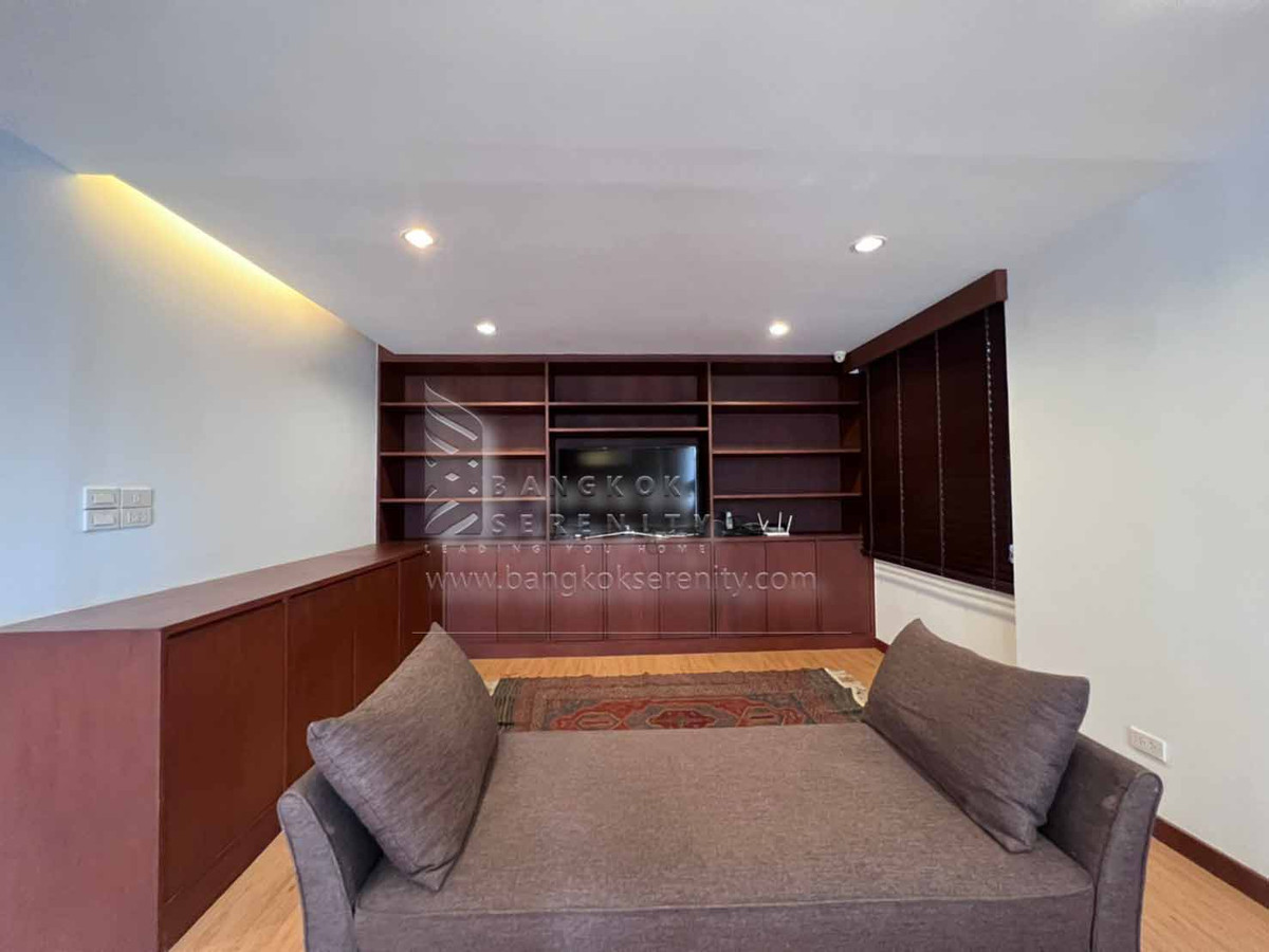 For RentHousePattanakan, Srinakarin : House for rent at Panya Pattanakarn