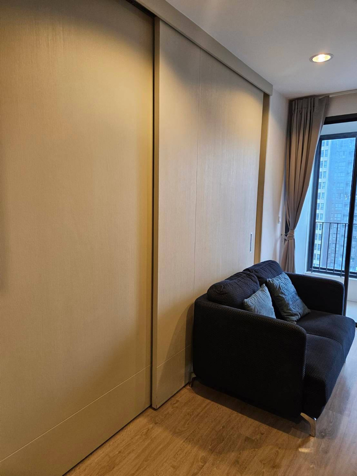 For SaleCondoRatchathewi,Phayathai : Ideo Q Ratchathewi【𝐒𝐄𝐋𝐋 & 𝐑𝐄𝐍𝐓】🔥Modern and luxurious room with a sophisticated color scheme, good floor plan, and efficient use of space.🔥 Contact Line ID: @hacondo