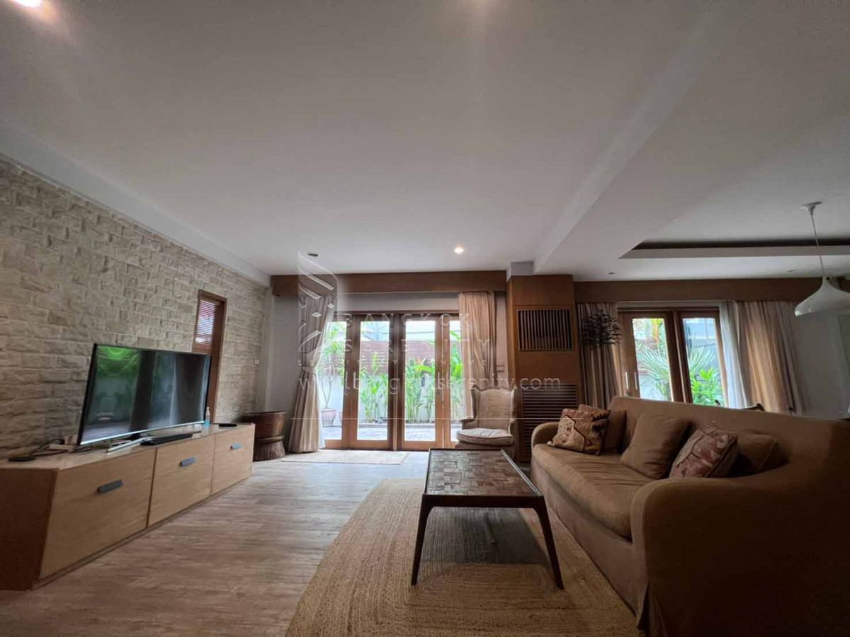 For RentHousePattanakan, Srinakarin : House for rent at Panya Pattanakarn