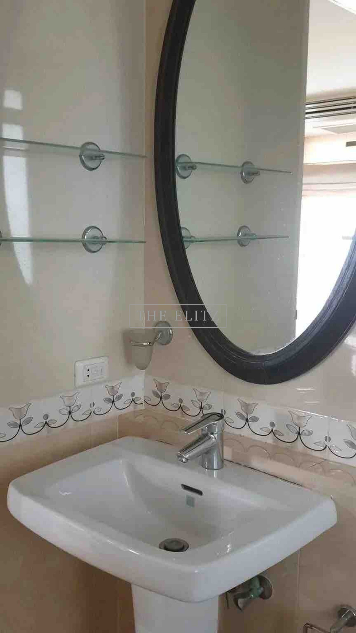 For SaleCondoSathorn, Narathiwat : ✨Relax with your lungs @The Bangkok Narathiwas, a resort-style condo in the heart of the city. The shady atmosphere cant be found anymore ❤️