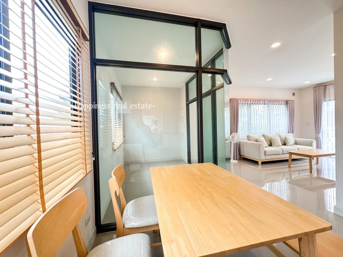 For SaleHouseChaengwatana, Muangthong : 💕 Beautiful house with furniture At a price of less than 5MB. 🫶 ✨🏡 Semi-detached house, detached house style. Near SISB International School, Nonthaburi