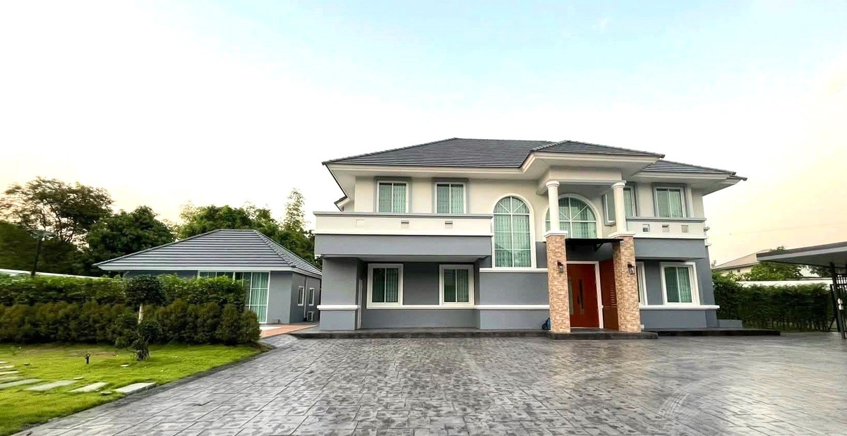 ให้เช่าบ้านนวมินทร์ รามอินทรา : ให้เช่า  บ้านหรูหลังใหญ่  2 ชั้น  พร้อมสระว่ายน้ำภายในบ้าน ให้ความรู้สึกเสมือนรีสอร์ทส่วนตัว หมู่บ้าน บ้านสวนเนรมิตร (วัชรพล-เพิ่มสิน) ตกแต่งพร้อมอยู่ แต่งสวนรอบๆ บ้านให้ความร่มรื่น 