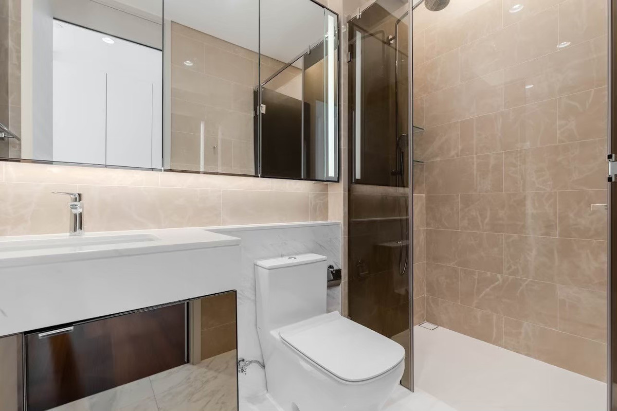 คอนโดวิทยุ ชิดลม หลังสวน : Sindhorn Kempinski 140sqm. 2XFl 2bed 2.5bath Sell: 49,000,000 Rent: 300,000/mth. Am: 0656199198