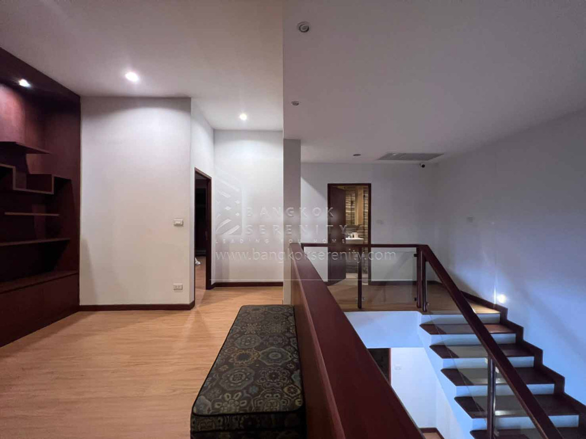 For RentHousePattanakan, Srinakarin : House for rent at Panya Pattanakarn