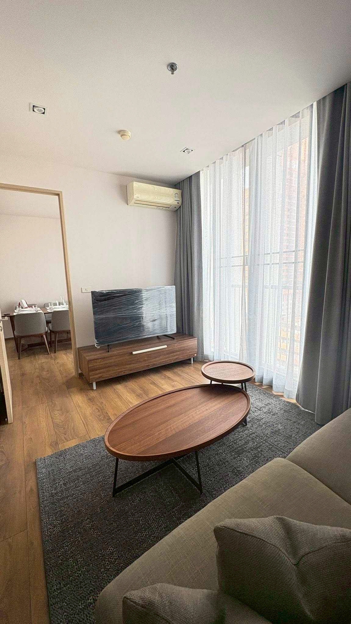 For RentCondoSukhumvit, Asoke, Thonglor : Park 24 Condo, convenient travel, close to BTS, there is a shuttle, beautiful room, fully furnished, ready to move in!!
