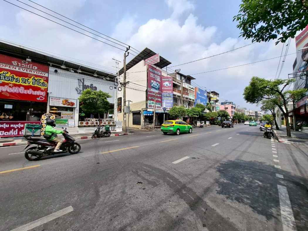 ขายที่ดินลาดพร้าว101 แฮปปี้แลนด์ : ขาย ที่ดิน ริมถนนโชคชัย 4 ปากซอย33 ขนาด 80 ตรว เหมาะทำการค้า TV