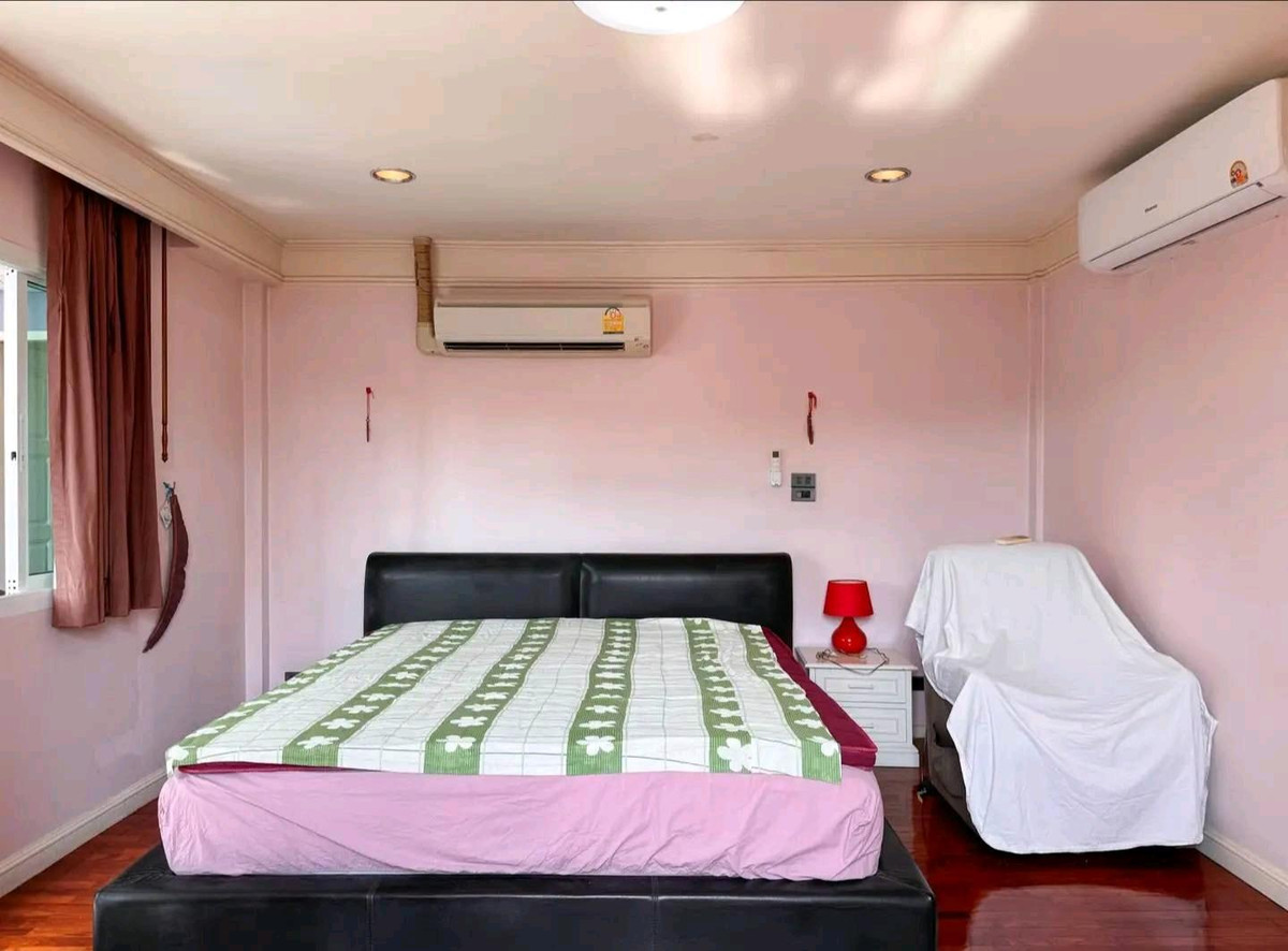 ให้เช่าบ้านพระราม 9 เพชรบุรีตัดใหม่ RCA : 🔥🔥บ้านเดี่ยวให้เช่า ซอยศูนย์วิจัย ใกล้โรงพยาบาลกรุงเทพ
 พื้นที่กว้าง อยู่สบาย เลี้ยงสัตว์ได้