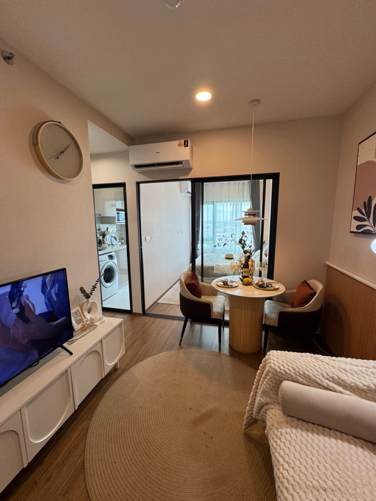 For SaleCondoRamkhamhaeng, Hua Mak : The Livin Ramkhamhaeng1Bed 28 sq.m. price only 2.29 million baht.Phat: 064-642-8664Nui: 094-624-2014