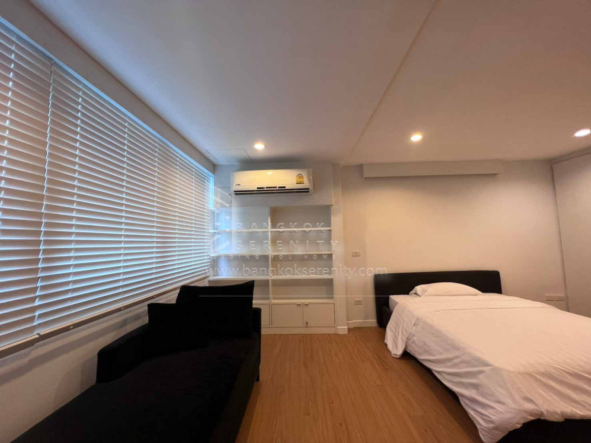 For RentHousePattanakan, Srinakarin : House for rent at Panya Pattanakarn