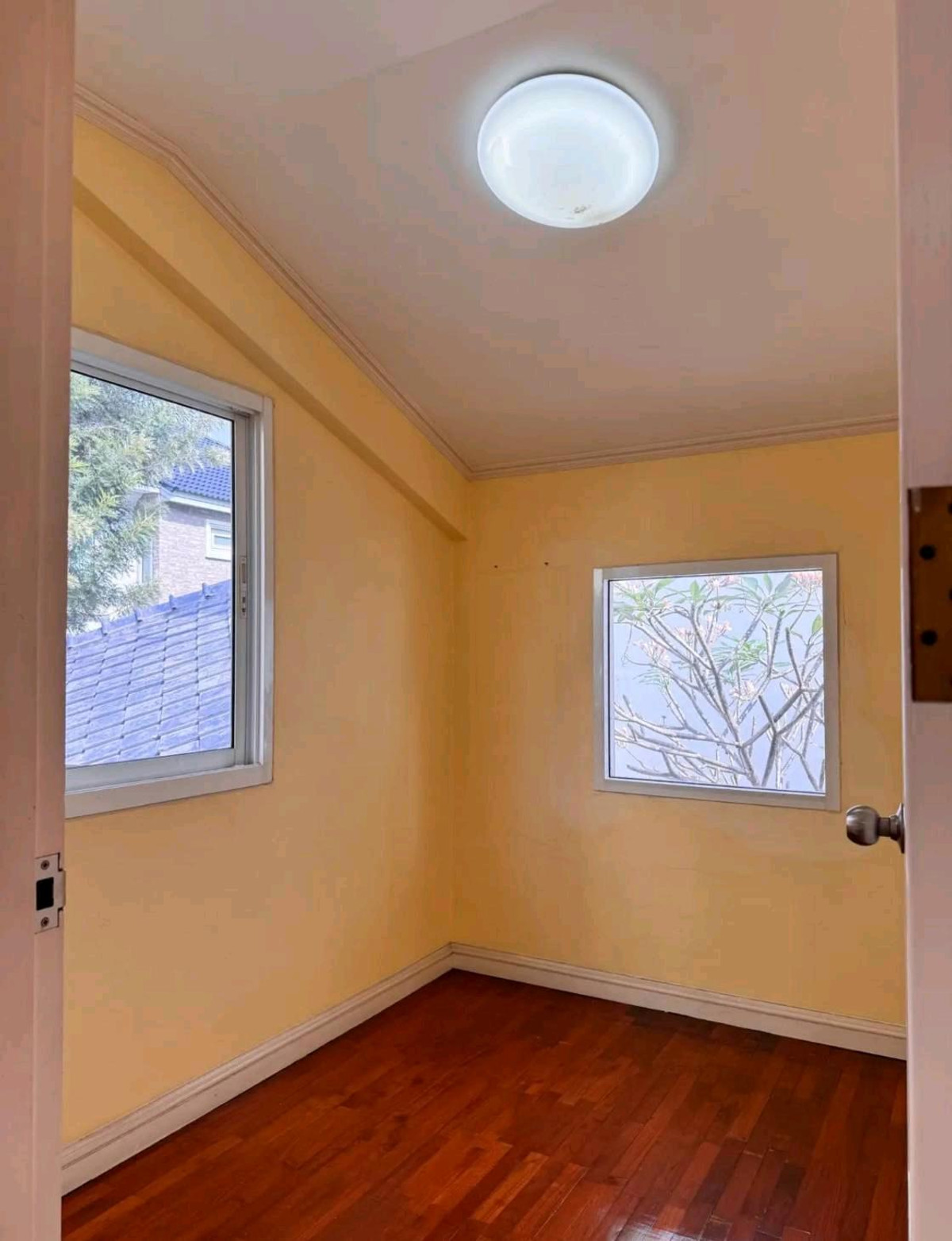 ให้เช่าบ้านพระราม 9 เพชรบุรีตัดใหม่ RCA : 🔥🔥บ้านเดี่ยวให้เช่า ซอยศูนย์วิจัย ใกล้โรงพยาบาลกรุงเทพ
 พื้นที่กว้าง อยู่สบาย เลี้ยงสัตว์ได้