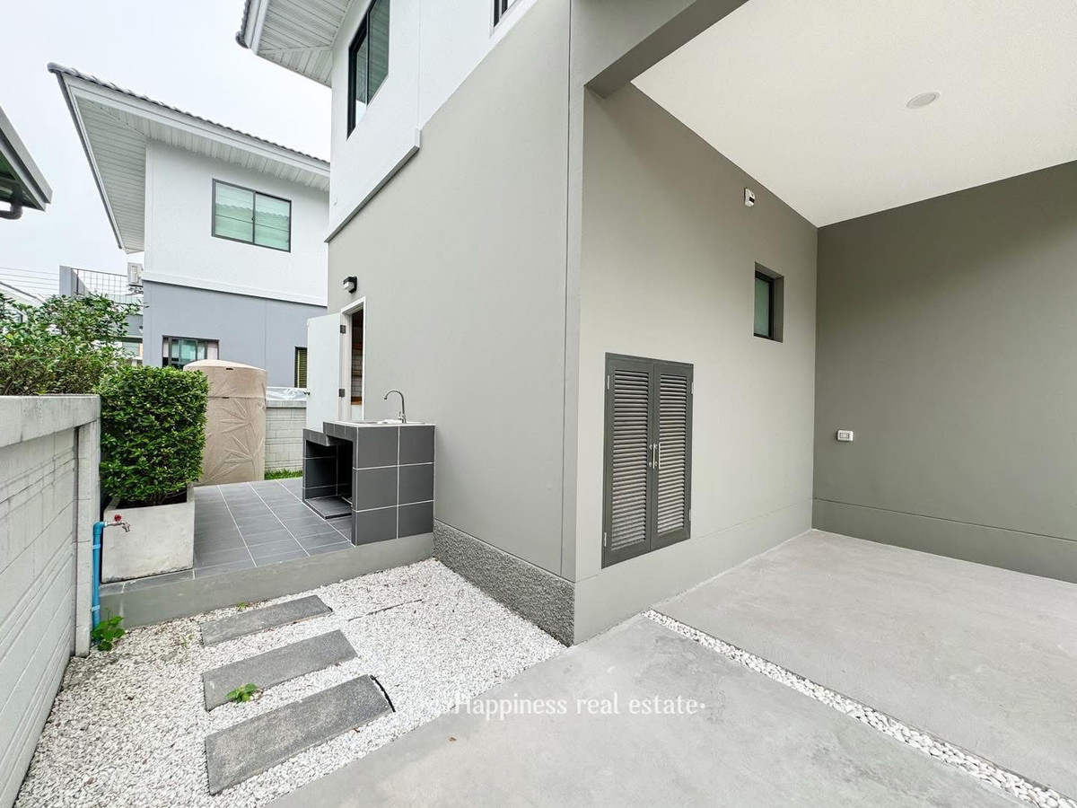 For SaleHouseChaengwatana, Muangthong : 💕 Beautiful house with furniture At a price of less than 5MB. 🫶 ✨🏡 Semi-detached house, detached house style. Near SISB International School, Nonthaburi