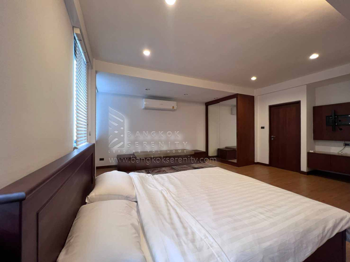 For RentHousePattanakan, Srinakarin : House for rent at Panya Pattanakarn