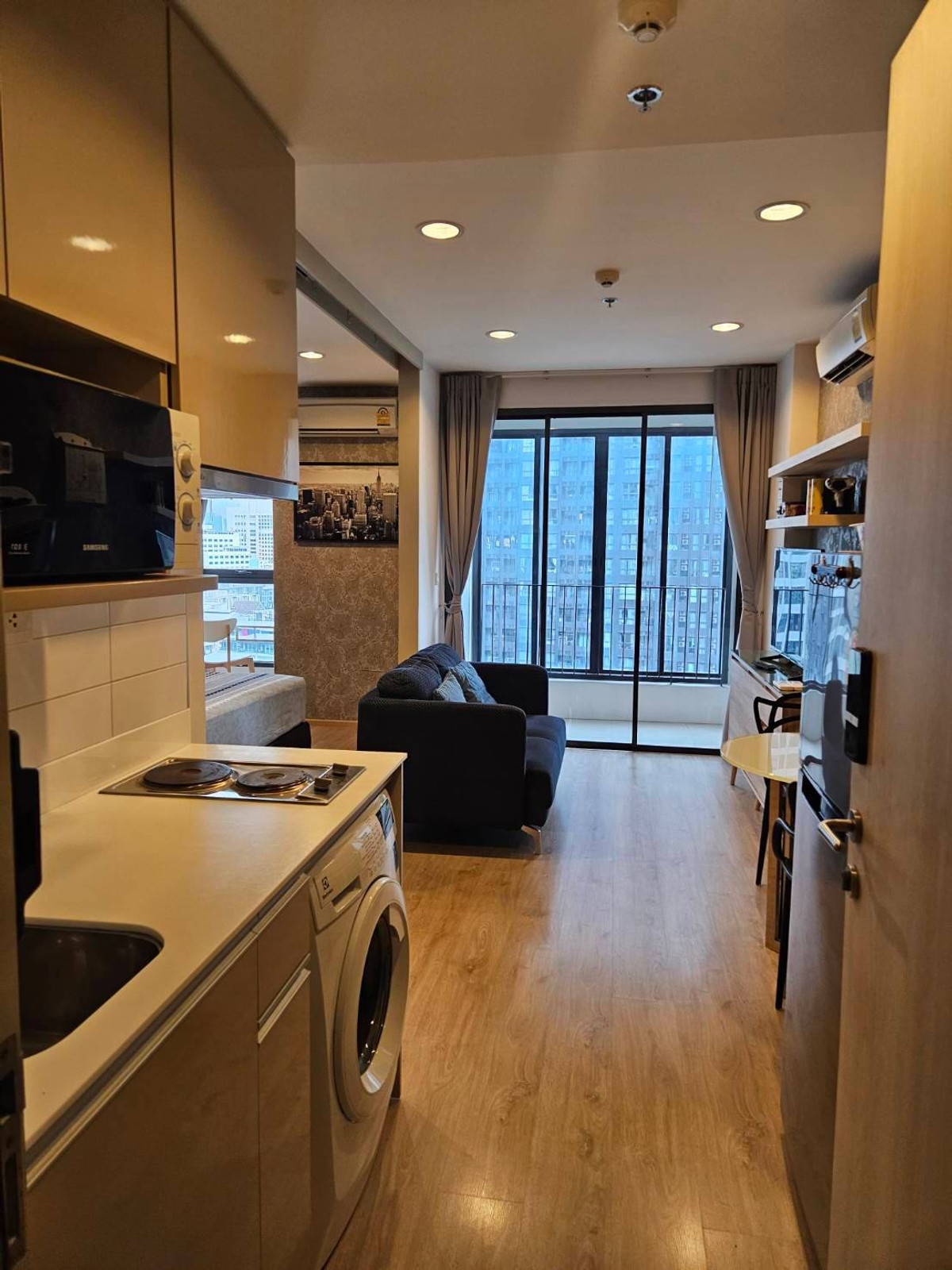 For SaleCondoRatchathewi,Phayathai : Ideo Q Ratchathewi【𝐒𝐄𝐋𝐋 & 𝐑𝐄𝐍𝐓】🔥Modern and luxurious room with a sophisticated color scheme, good floor plan, and efficient use of space.🔥 Contact Line ID: @hacondo