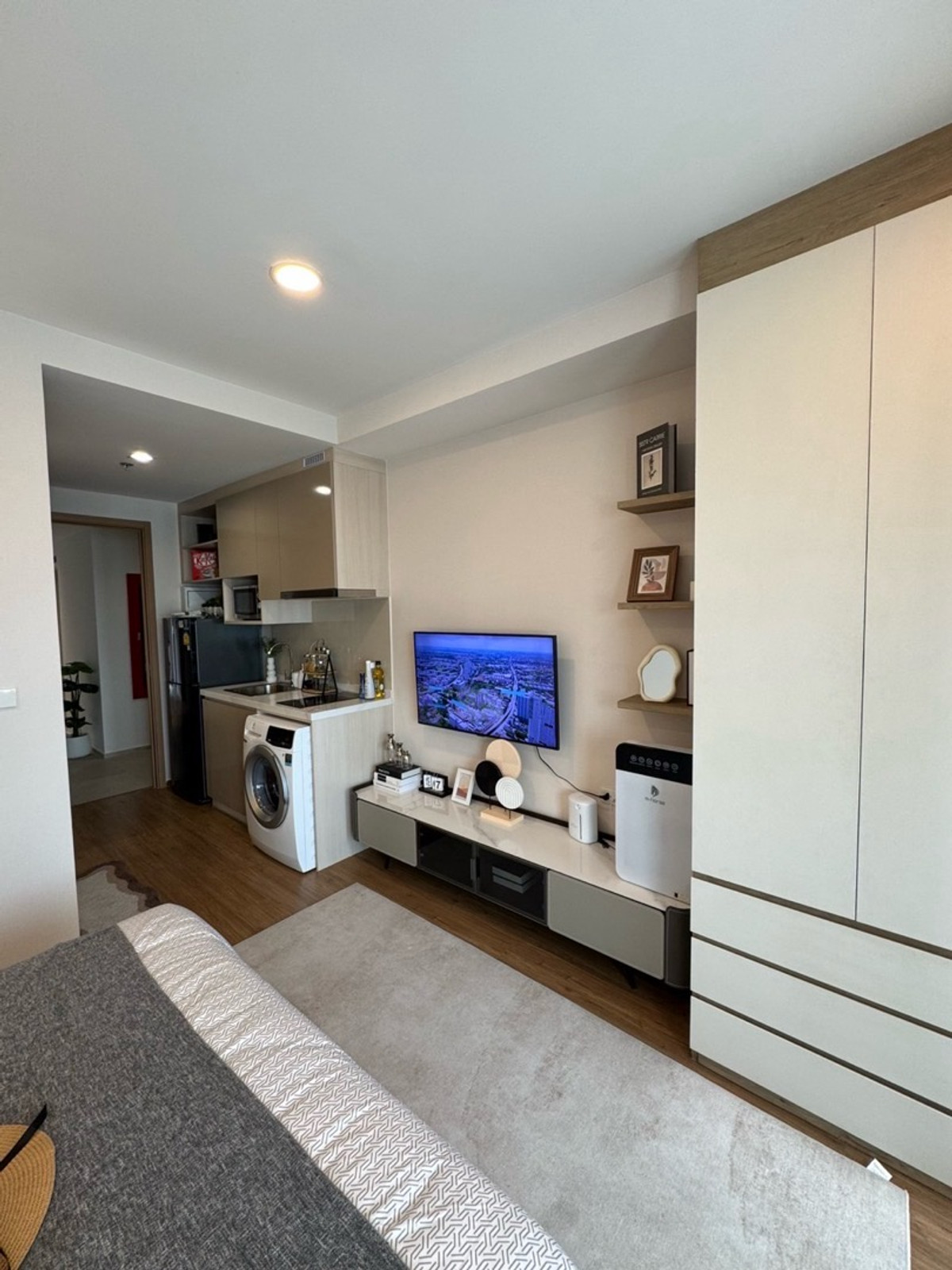 For SaleCondoRamkhamhaeng, Hua Mak : The Livin RamkhamhaengStudio 22 sq.m. price only 1.79 million baht.Phat: 064-642-8664Nui: 094-624-2014