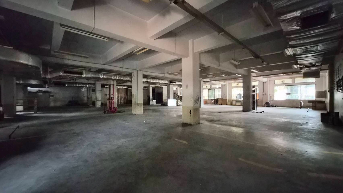 For SaleFactoryYothinpattana,CDC : Factory for sale with factory license 4, location along Ramindra Expressway • Lat Phrao 87 on 4 rai 1 ngan of land, usable area 5,750 square meters, you cant find a location like this anywhere else 📲 093-785-8898