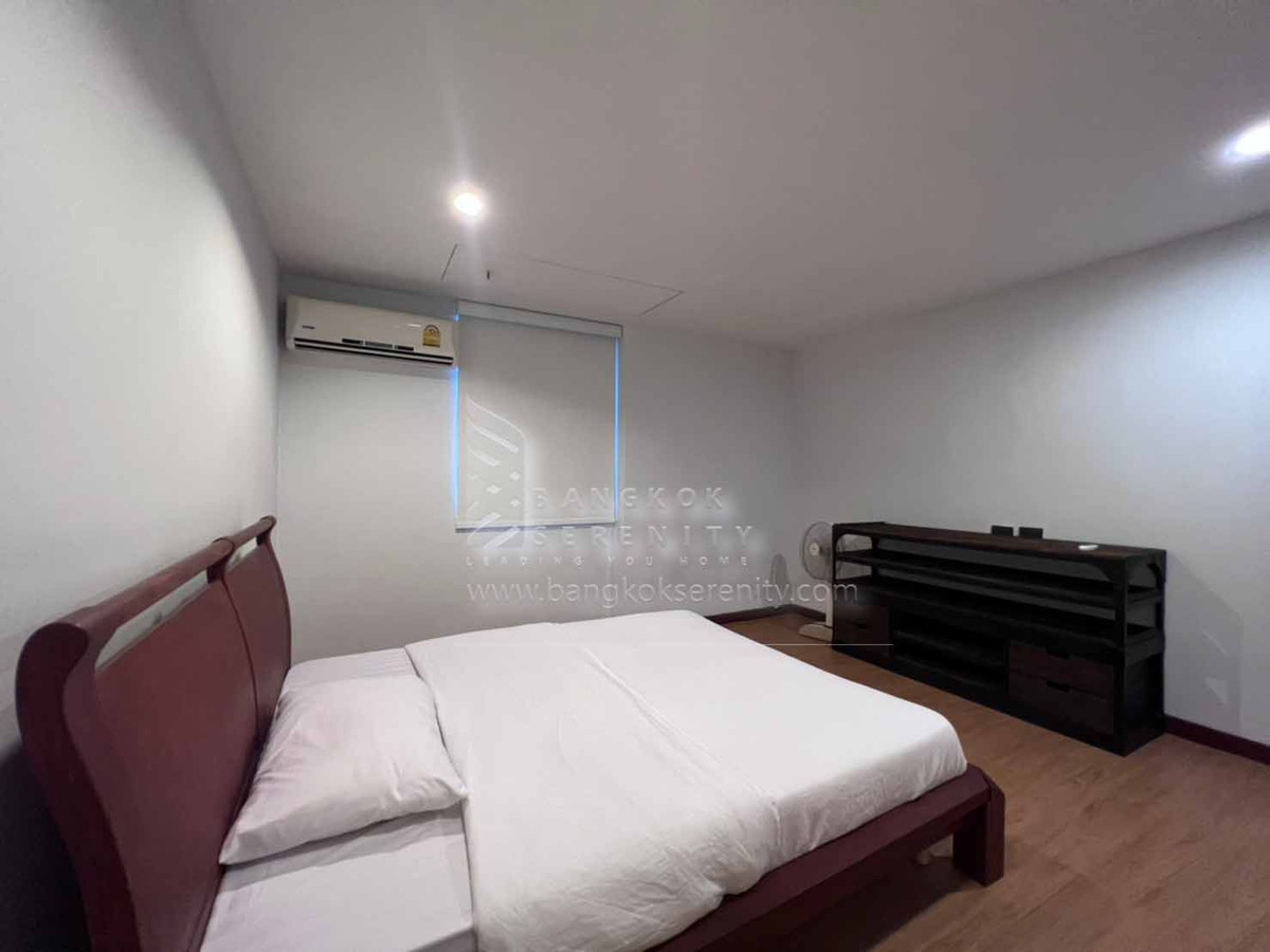 For RentHousePattanakan, Srinakarin : House for rent at Panya Pattanakarn