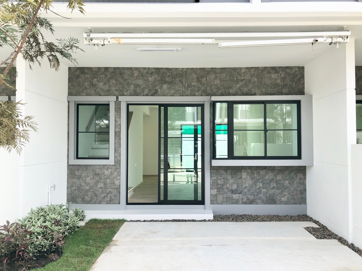 For RentTownhomeBangna, Bearing, Lasalle : Townhouse for rent at Indy 5 Bangna Km.7
